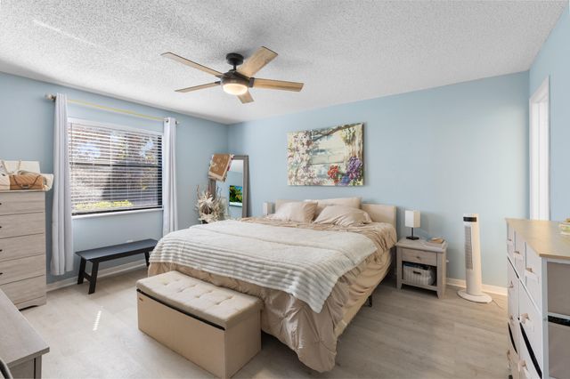 1270 SE Parkview Place B5, Stuart, FL 34994