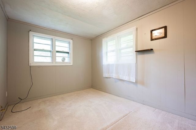 114 Mcgregor Ave, Mount Arlington Boro, NJ 07856