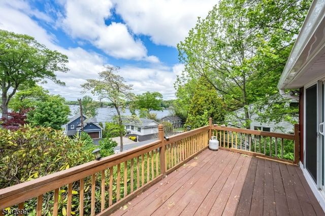 114 Mcgregor Ave, Mount Arlington Boro, NJ 07856