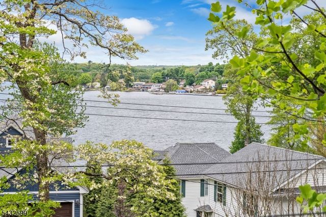 114 Mcgregor Ave, Mount Arlington Boro, NJ 07856