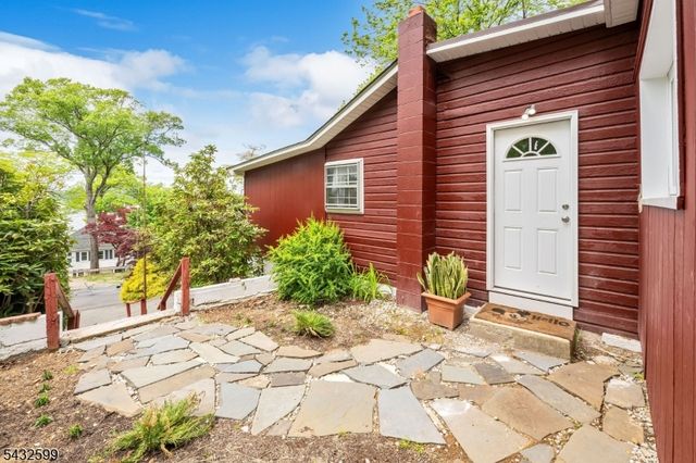 114 Mcgregor Ave, Mount Arlington Boro, NJ 07856