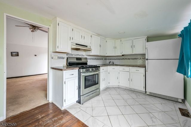 114 Mcgregor Ave, Mount Arlington Boro, NJ 07856