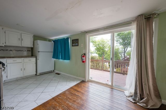 114 Mcgregor Ave, Mount Arlington Boro, NJ 07856