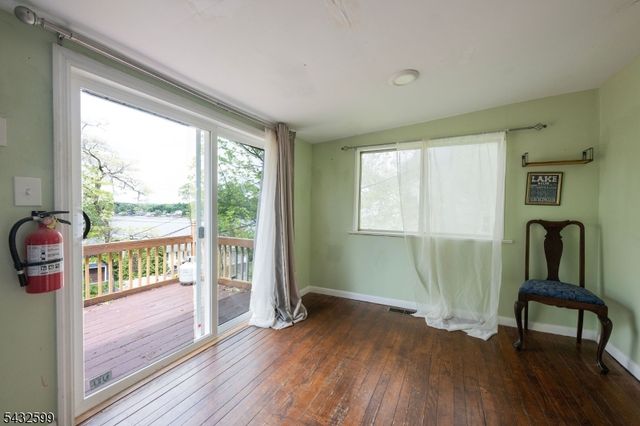 114 Mcgregor Ave, Mount Arlington Boro, NJ 07856