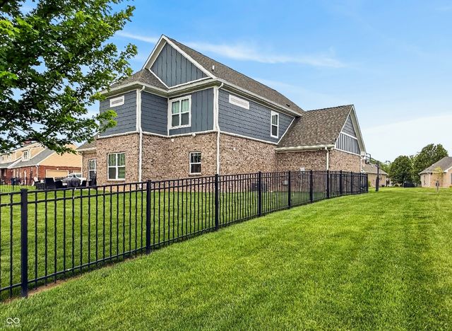 1069 Forest Glen Drive, Greenfield, IN 46140
