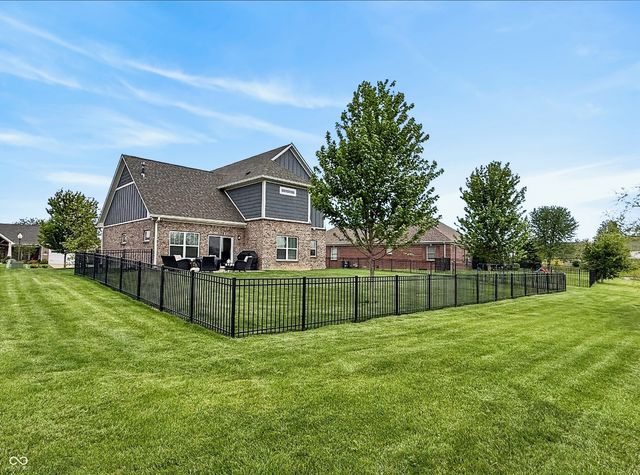 1069 Forest Glen Drive, Greenfield, IN 46140