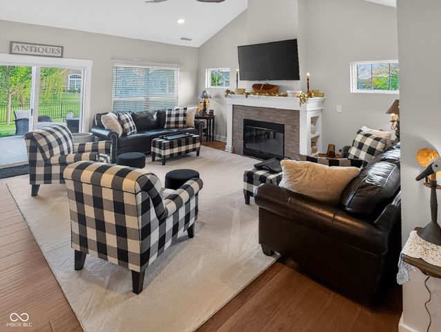 1069 Forest Glen Drive, Greenfield, IN 46140