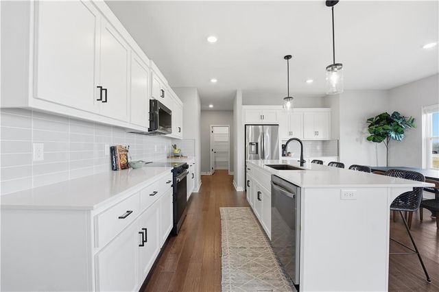 1203 Sendera Trail, Raymore, MO 64083