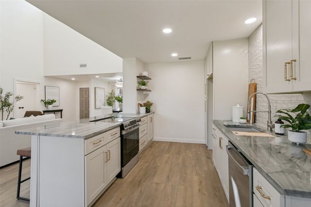 8031 Moss Meadows Drive, Dallas, TX 75231