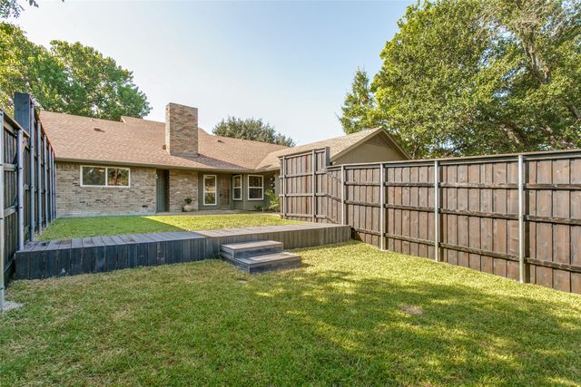 8031 Moss Meadows Drive, Dallas, TX 75231