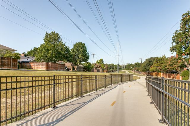 8031 Moss Meadows Drive, Dallas, TX 75231