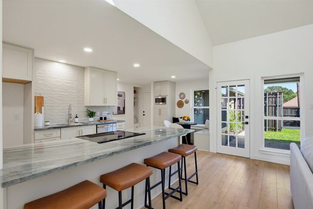 8031 Moss Meadows Drive, Dallas, TX 75231