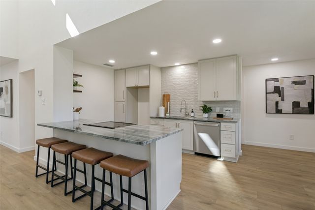 8031 Moss Meadows Drive, Dallas, TX 75231