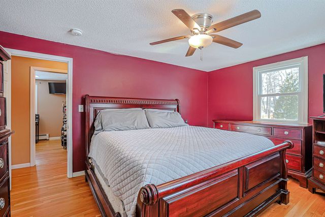 27 Farmer Road, Merrimack, NH 03054