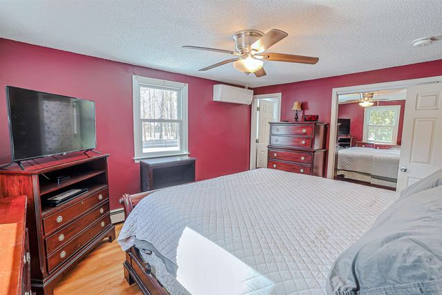 27 Farmer Road, Merrimack, NH 03054