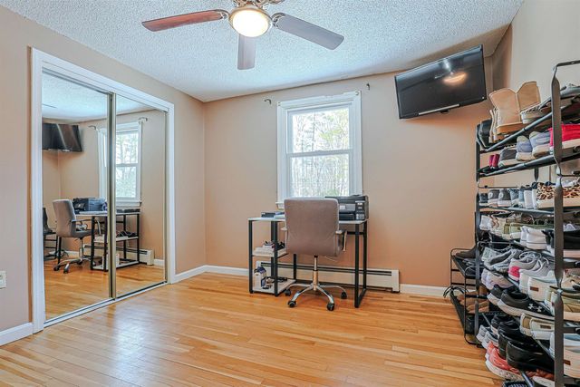 27 Farmer Road, Merrimack, NH 03054