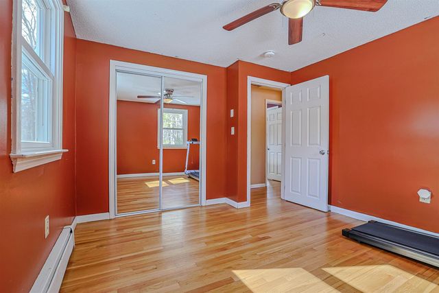 27 Farmer Road, Merrimack, NH 03054