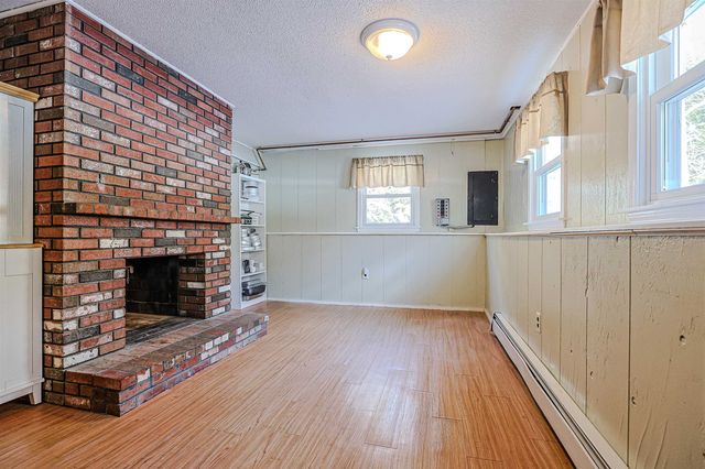 27 Farmer Road, Merrimack, NH 03054