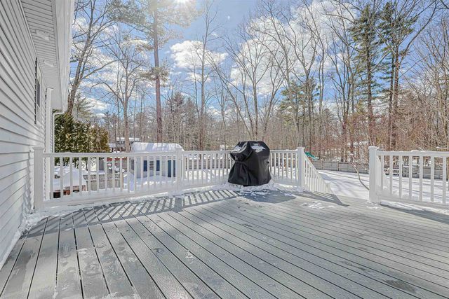 27 Farmer Road, Merrimack, NH 03054