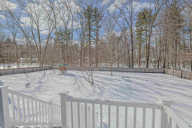 27 Farmer Road, Merrimack, NH 03054