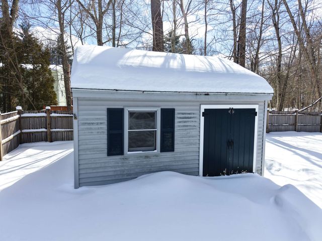 27 Farmer Road, Merrimack, NH 03054