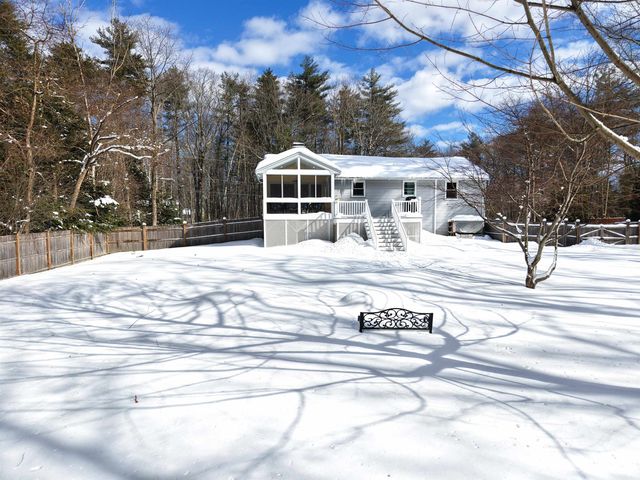 27 Farmer Road, Merrimack, NH 03054