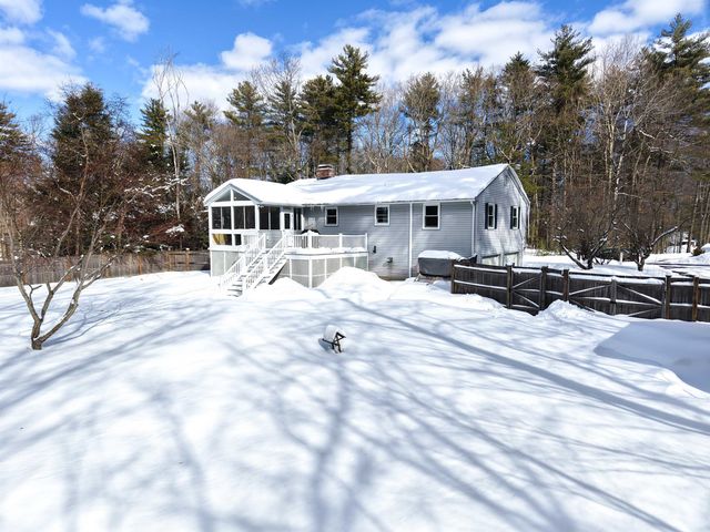 27 Farmer Road, Merrimack, NH 03054