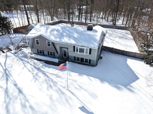 27 Farmer Road, Merrimack, NH 03054