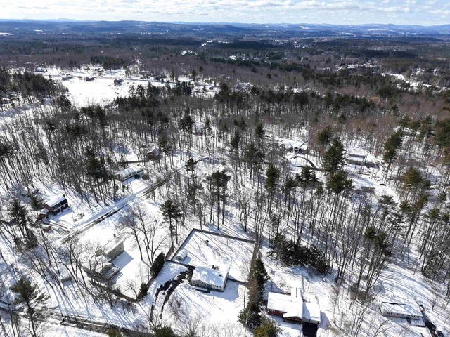 27 Farmer Road, Merrimack, NH 03054