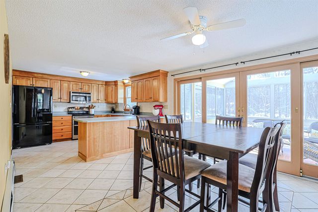 27 Farmer Road, Merrimack, NH 03054