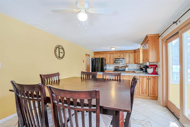 27 Farmer Road, Merrimack, NH 03054