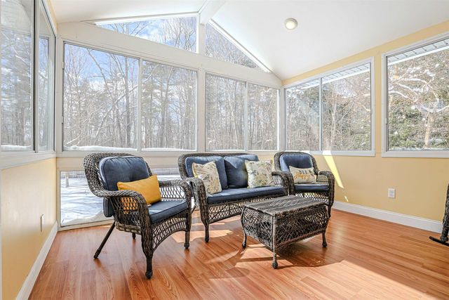 27 Farmer Road, Merrimack, NH 03054