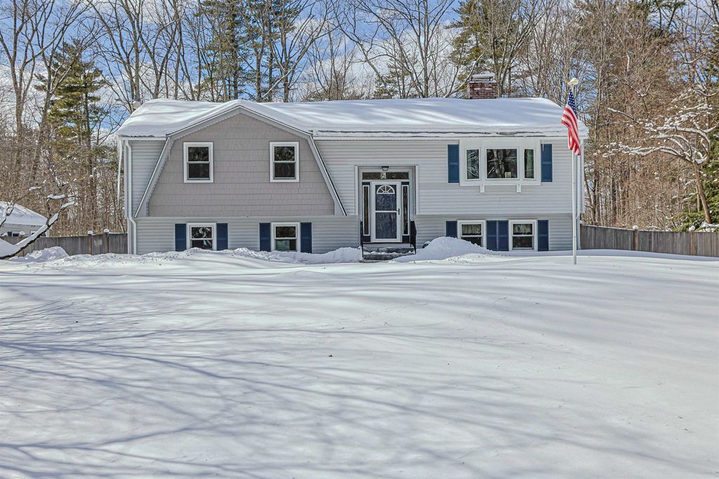 27 Farmer Road, Merrimack, NH 03054