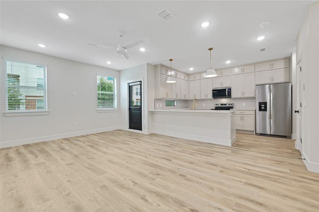 408 Foch Street 201, Fort Worth, TX 76107