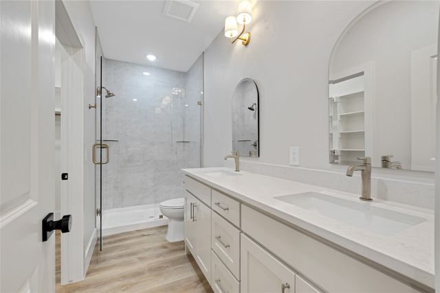 408 Foch Street 201, Fort Worth, TX 76107