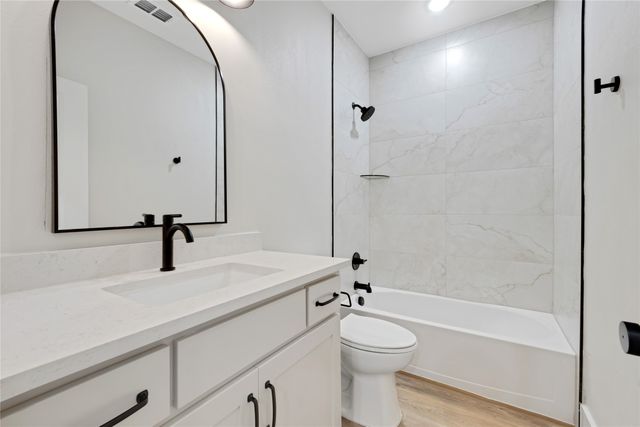 408 Foch Street 201, Fort Worth, TX 76107