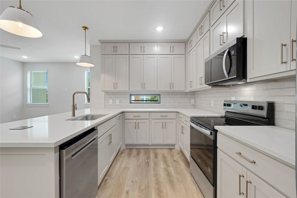 408 Foch Street 201, Fort Worth, TX 76107