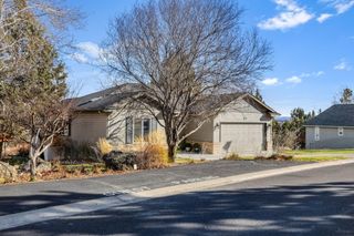 2446 SW 35th Drive, Redmond, OR 97756