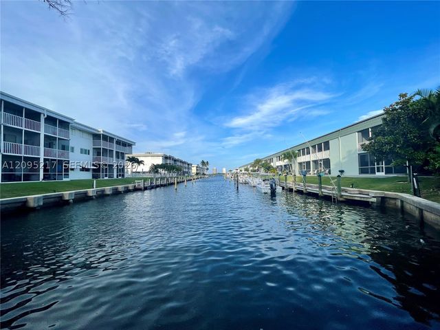 121 Wettaw Ln 116, North Palm Beach, FL 33408