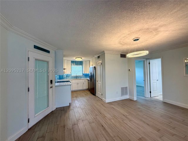 121 Wettaw Ln 116, North Palm Beach, FL 33408