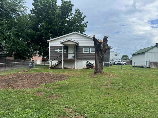 11 Elizabeth Street, Proctorville, OH 45669