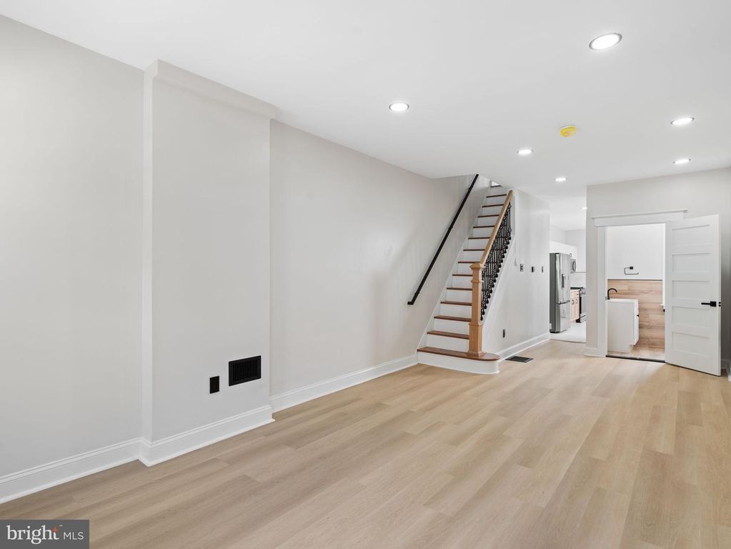 33 POPLAR ST, TRENTON, NJ 08638 — photo 4
