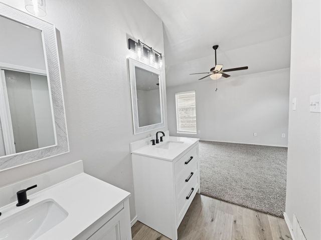 816 Midcreek Drive, Euless, TX 76039