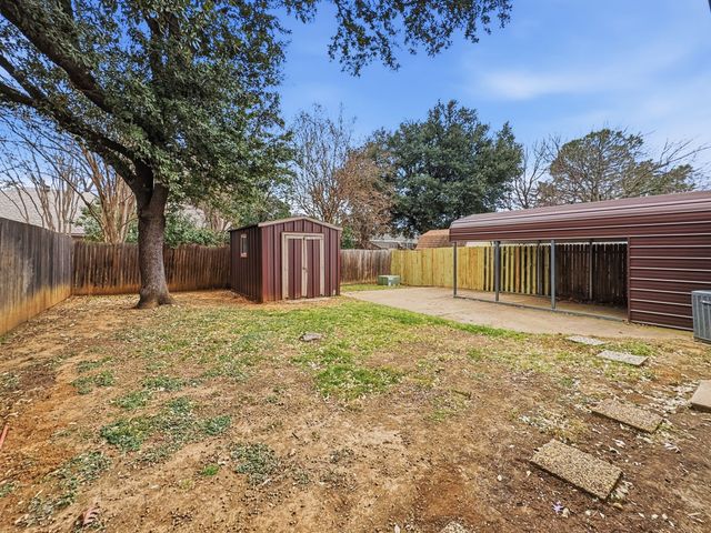 816 Midcreek Drive, Euless, TX 76039