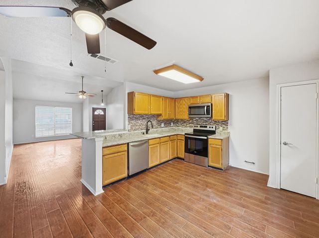 816 Midcreek Drive, Euless, TX 76039