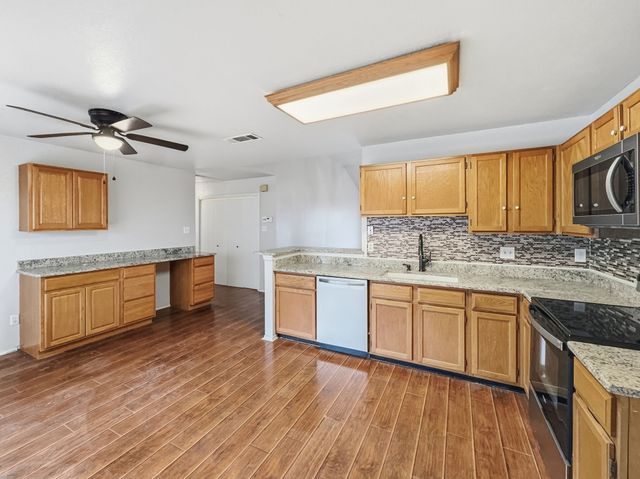 816 Midcreek Drive, Euless, TX 76039