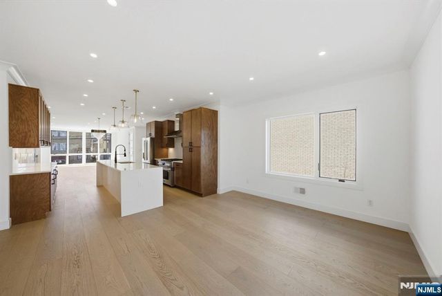 211 E Harriet Avenue A, Palisades Park, NJ 07650