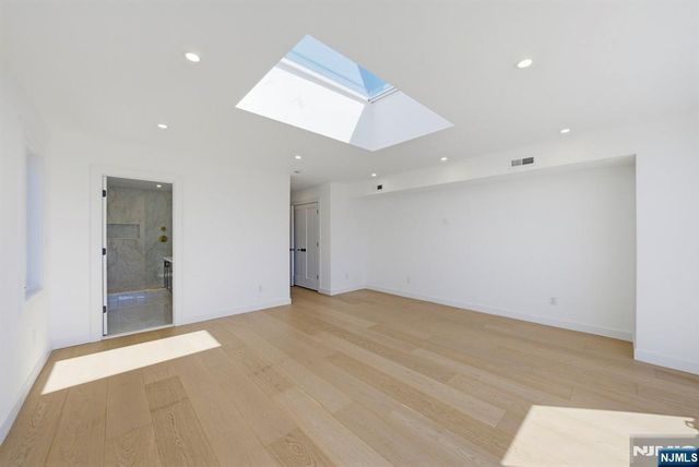 211 E Harriet Avenue A, Palisades Park, NJ 07650