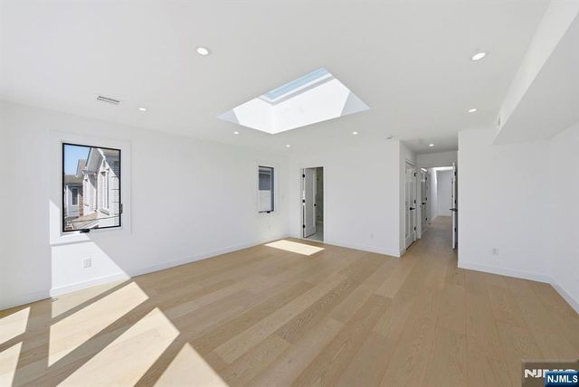 211 E Harriet Avenue A, Palisades Park, NJ 07650