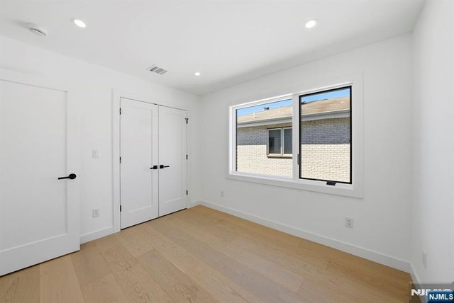 211 E Harriet Avenue A, Palisades Park, NJ 07650